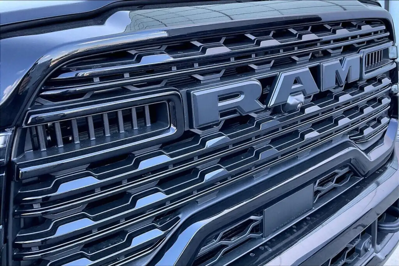 RAM 3500 снимка RAM 3500