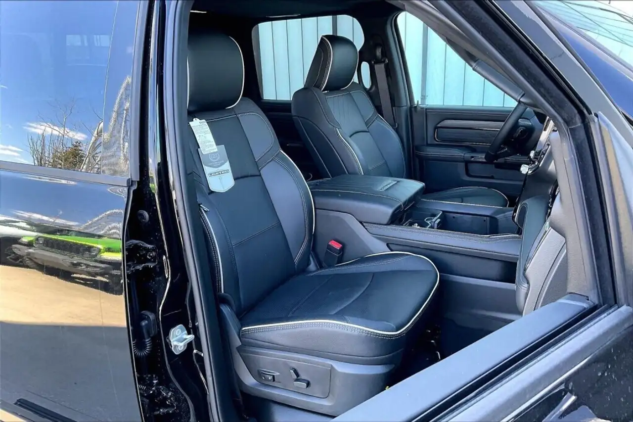 RAM 3500 снимка RAM 3500