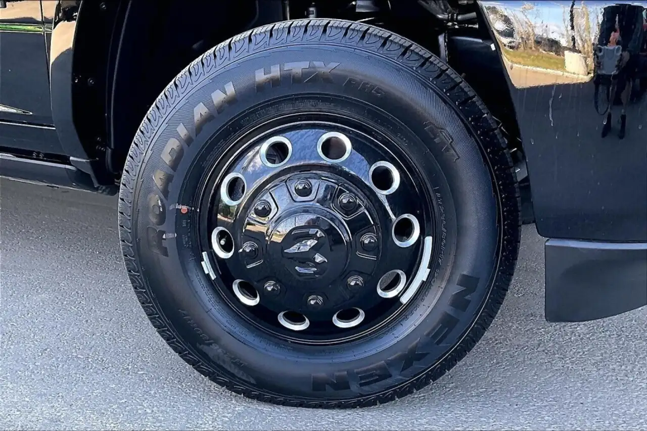 RAM 3500 снимка RAM 3500
