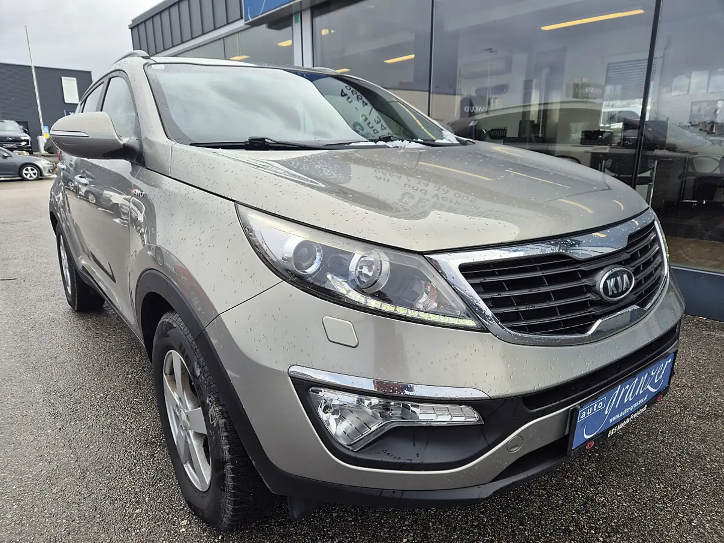Kia Sportage Active 2,0 CRDi 4WD DPF Aut. Grau - 2