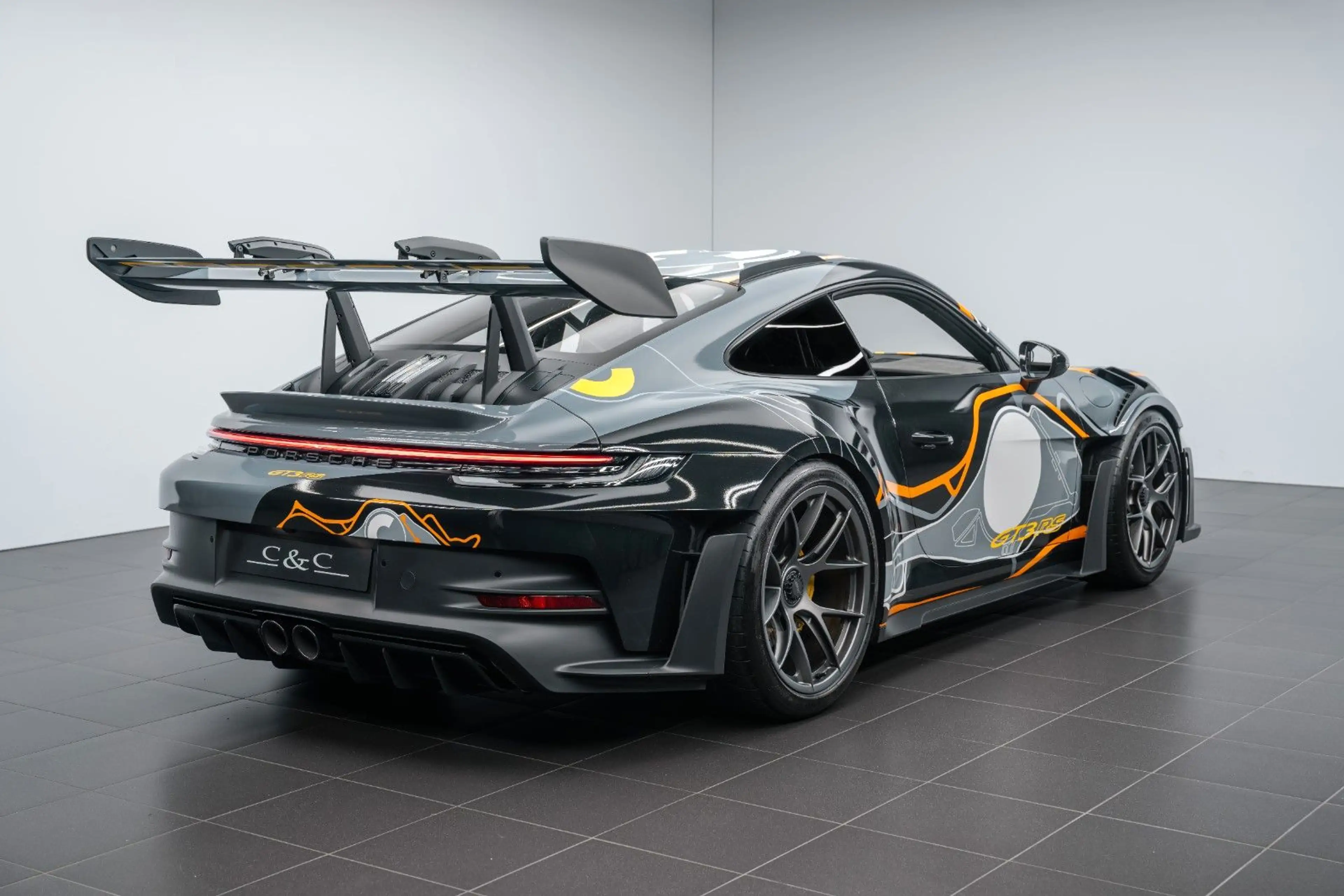 Porsche 992 GT3RS WEISSACH/PCCB/LIFT/APPROVED28 — photo 2