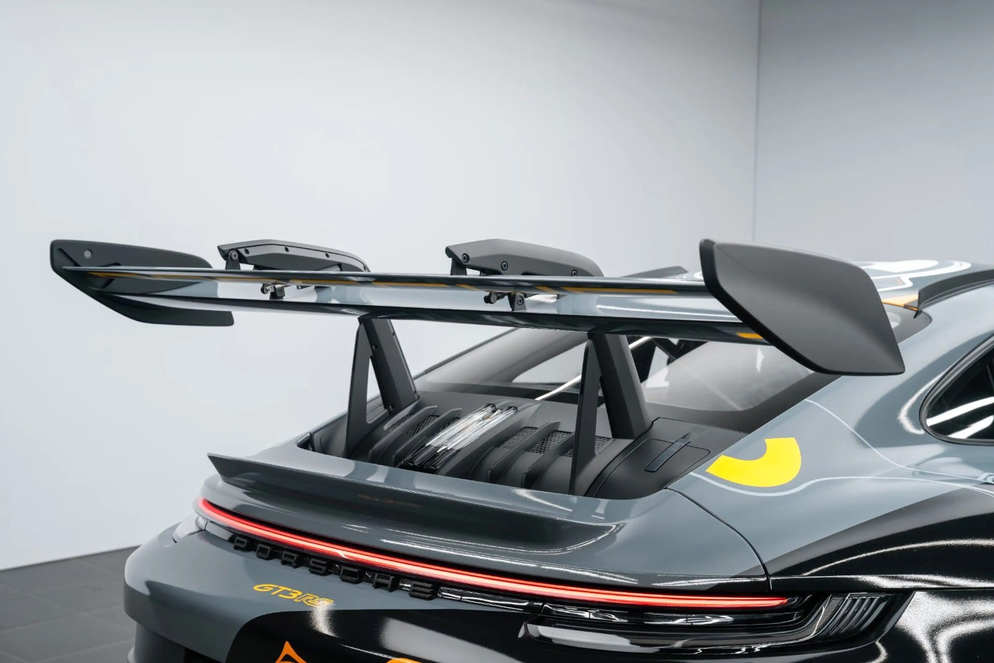 Porsche 992 GT3RS WEISSACH/PCCB/LIFT/APPROVED28 — photo 11