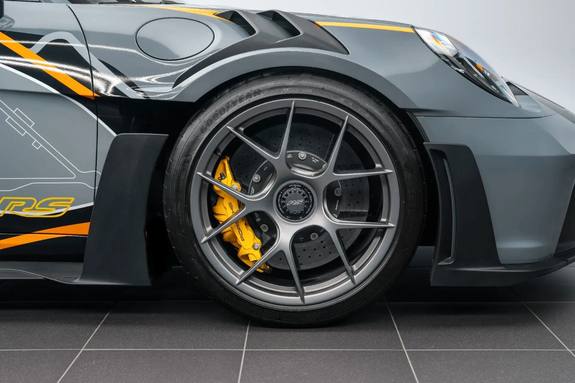 포르쉐 911 GT3 RS 2024 블랙 사진 6