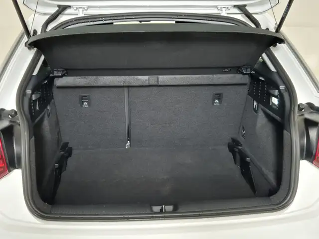 Audi Q2 view 11