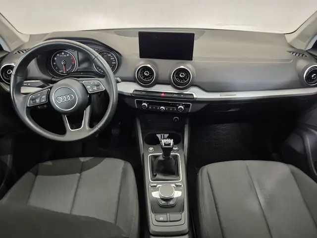 Audi Q2 view 10