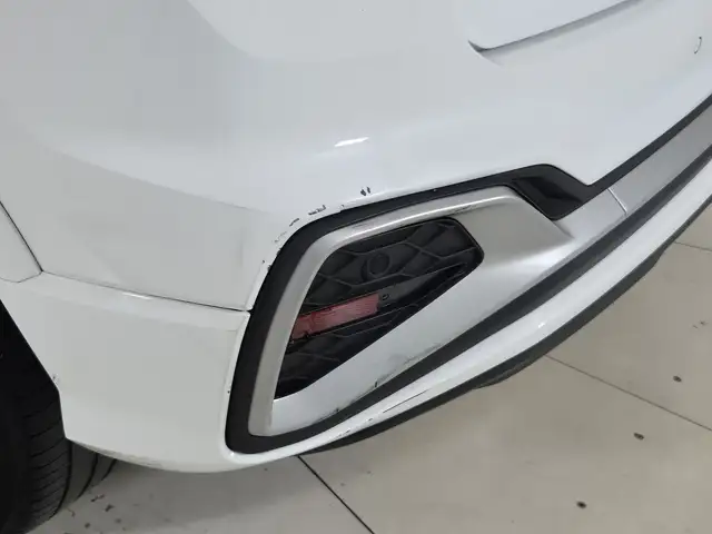 Audi Q2 view 18