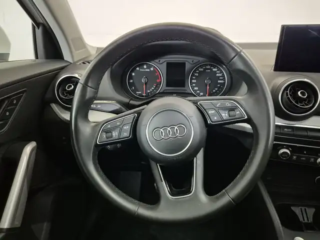 Audi Q2 view 13