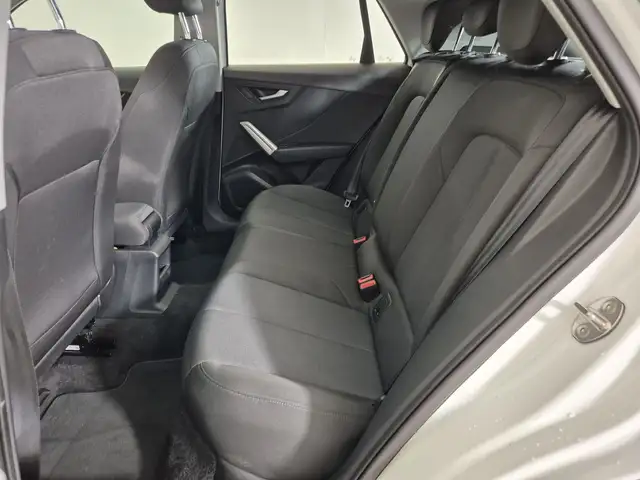 Audi Q2 view 9