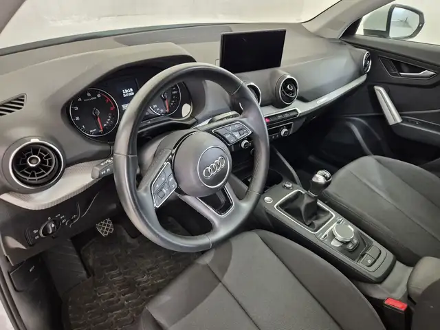 Audi Q2 view 14