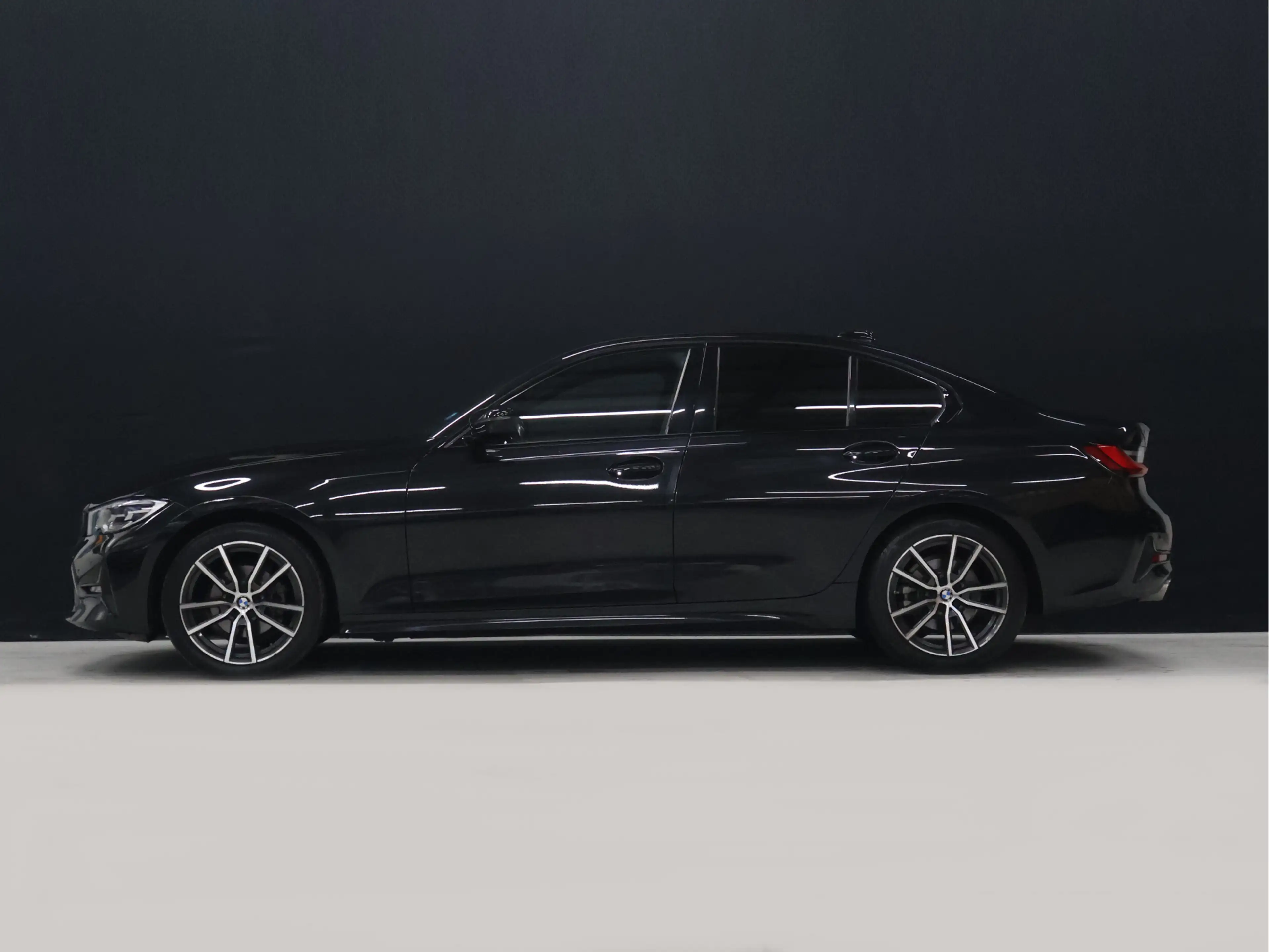BMW 318 3-serie 318i M Sport [APPLE CARPLAY, CRUISE CONTRO — photo 3