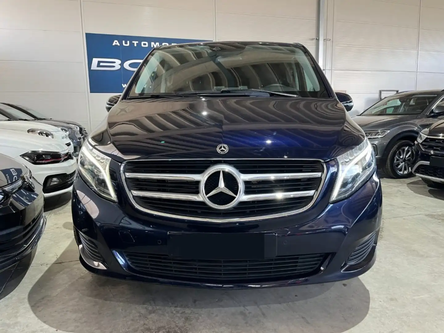 Mercedes-Benz Vito V 220d Autom.Executive Business Long 7 POSTI/TELEC Blu/Azzurro - 2