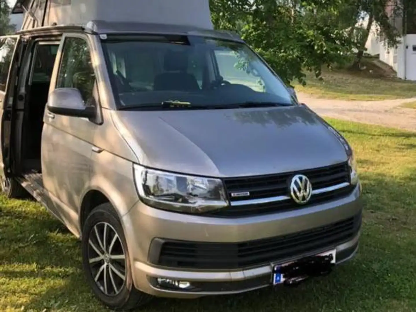 Volkswagen T6 California California Beach 2,0 TDI BMT DSG Beach Grau - 1