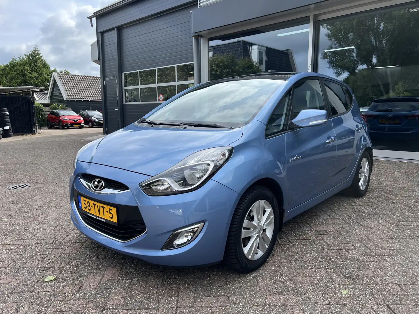 Hyundai iX20 1.4i i-Vision Schuifdak, Trekhaak, ruise, Clima Bleu - 2