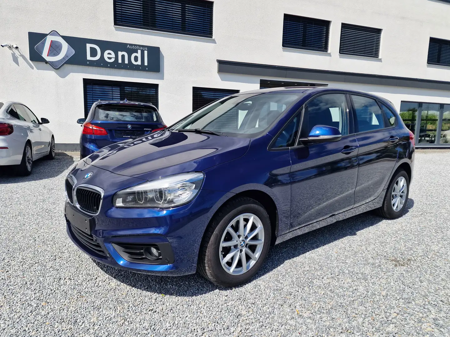 BMW 220 220 i Activ Tourer *LED*AHK*RFK*Navi* Blau - 1