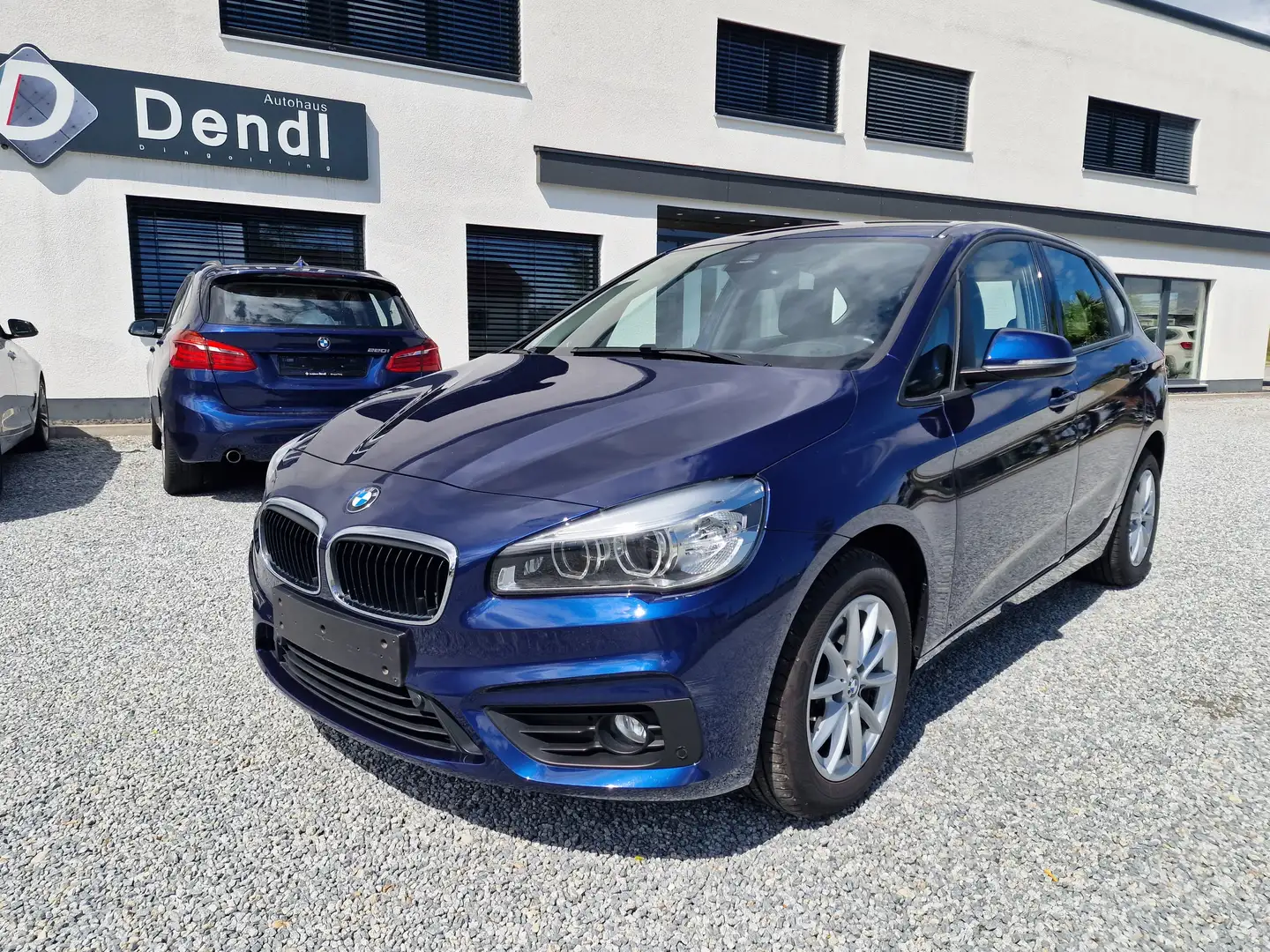 BMW 220 220 i Activ Tourer *LED*AHK*RFK*Navi* Blau - 2