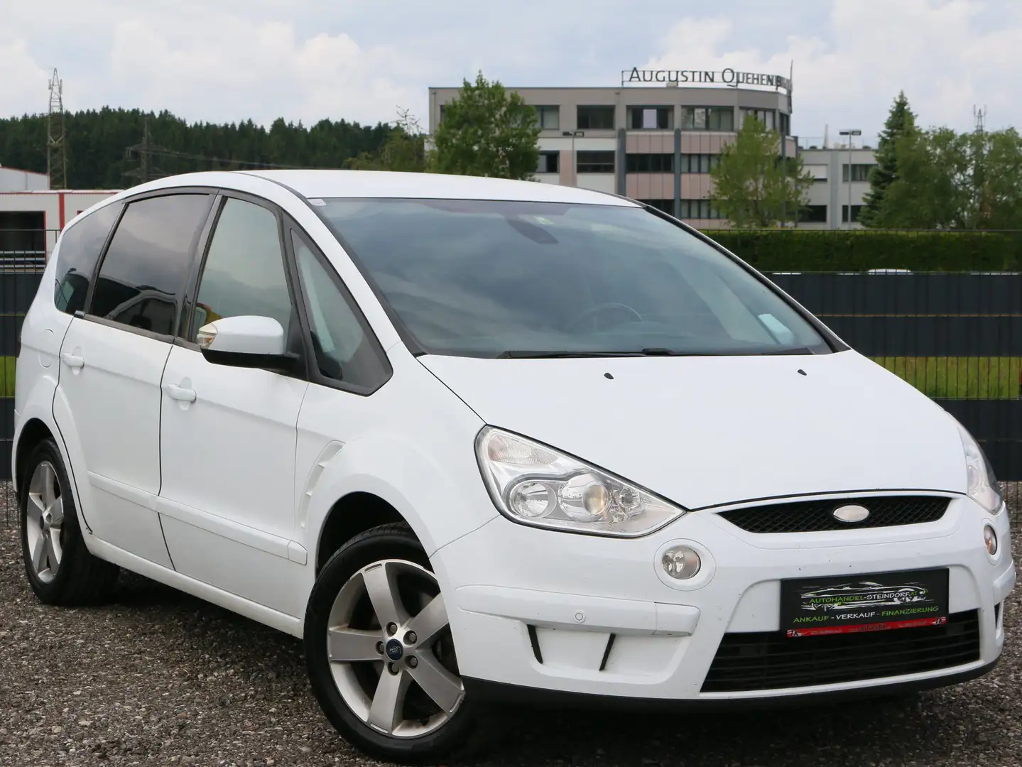 Ford S-Max Trend 2,0 TDCI*Mit Pickerl*Service Neu Schwarz - 1