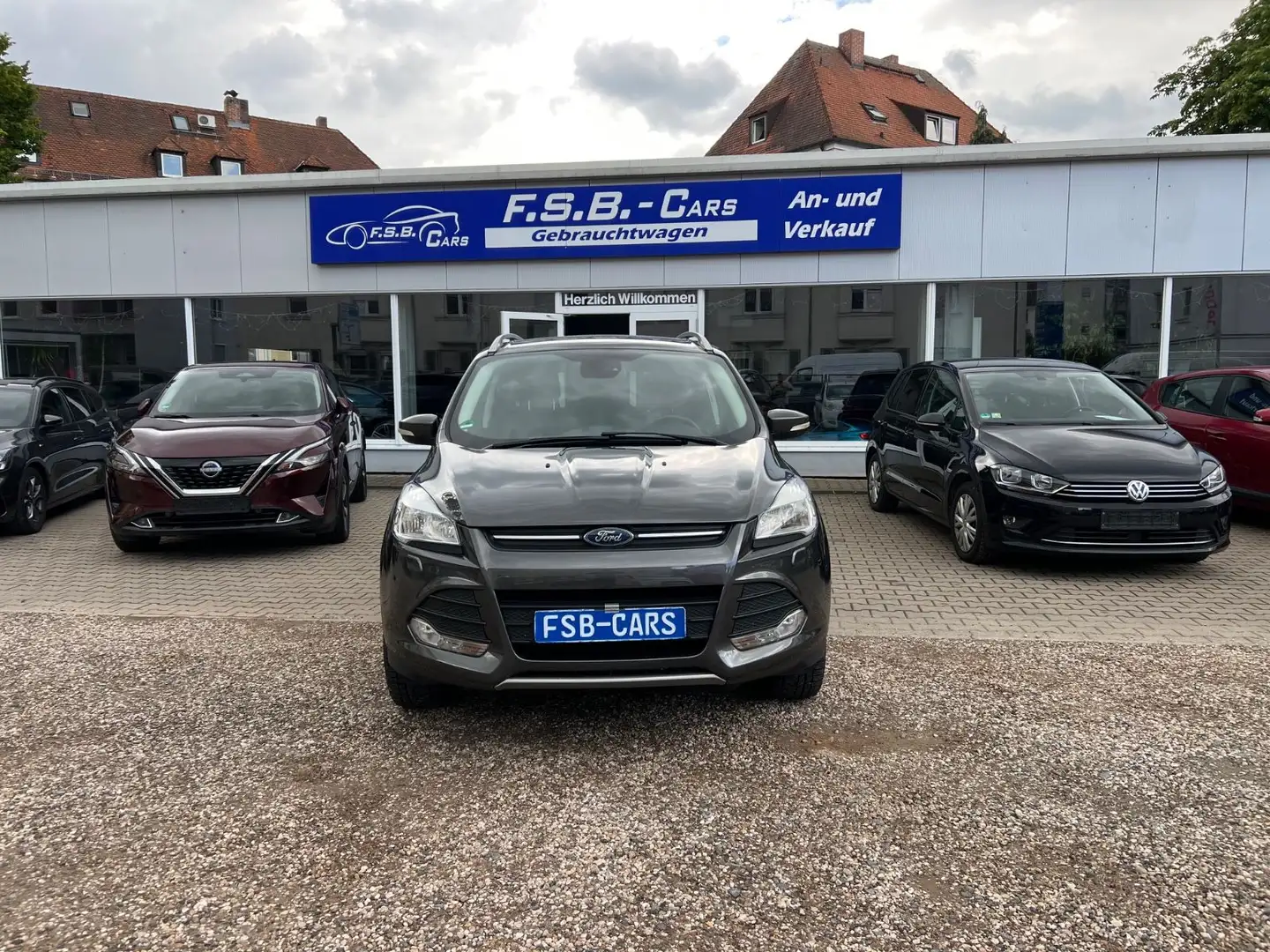 Ford Kuga Trend Grau - 1