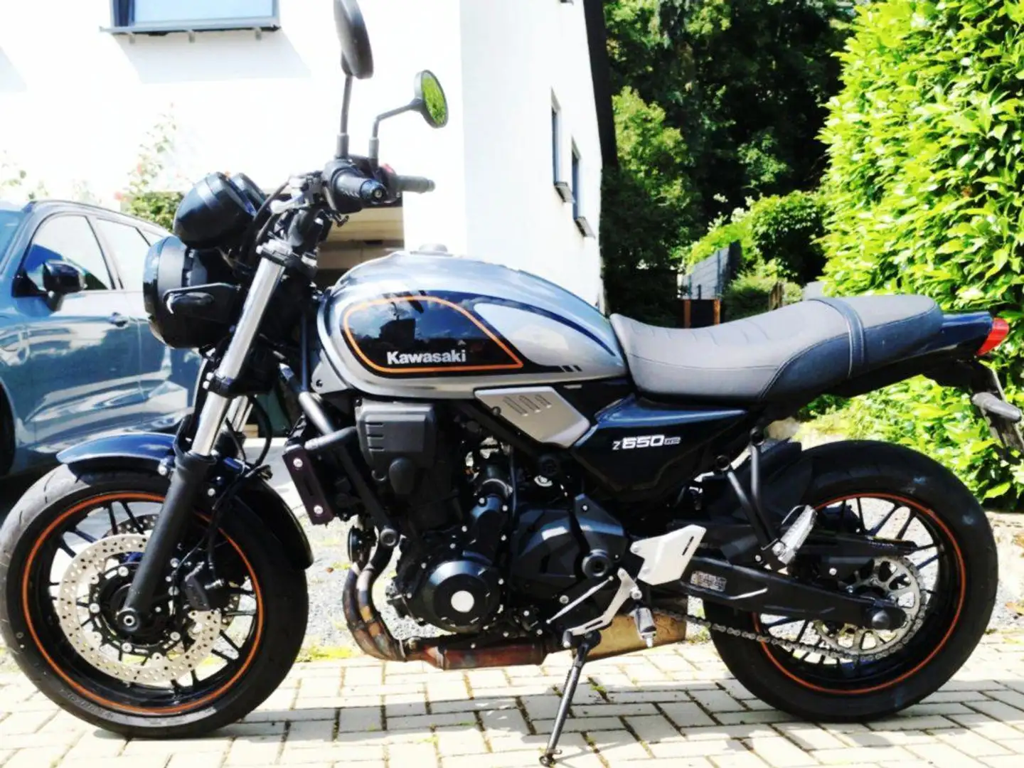 Kawasaki Z 650 RS Silber - 1