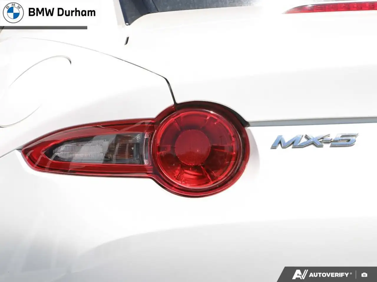 Mazda MX-5 Miata снимка Mazda MX-5 Miata