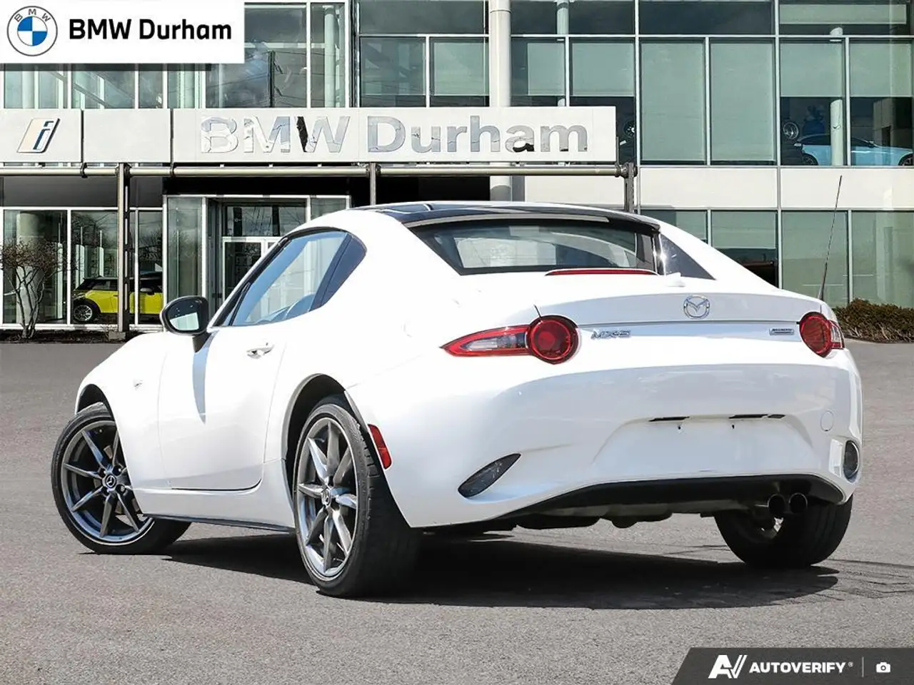 Mazda MX-5 Miata снимка Mazda MX-5 Miata