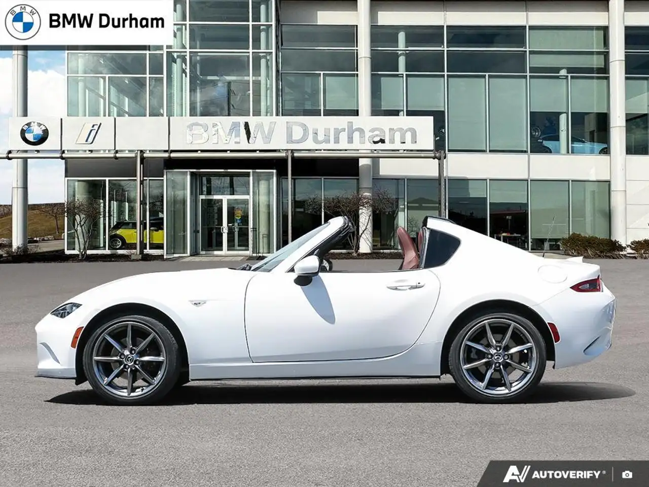 Mazda MX-5 Miata снимка Mazda MX-5 Miata