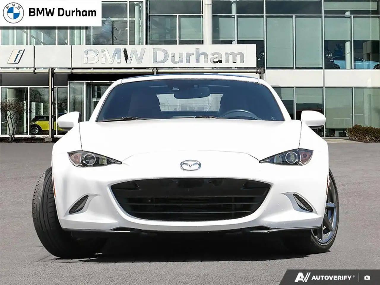 Mazda MX-5 Miata снимка Mazda MX-5 Miata