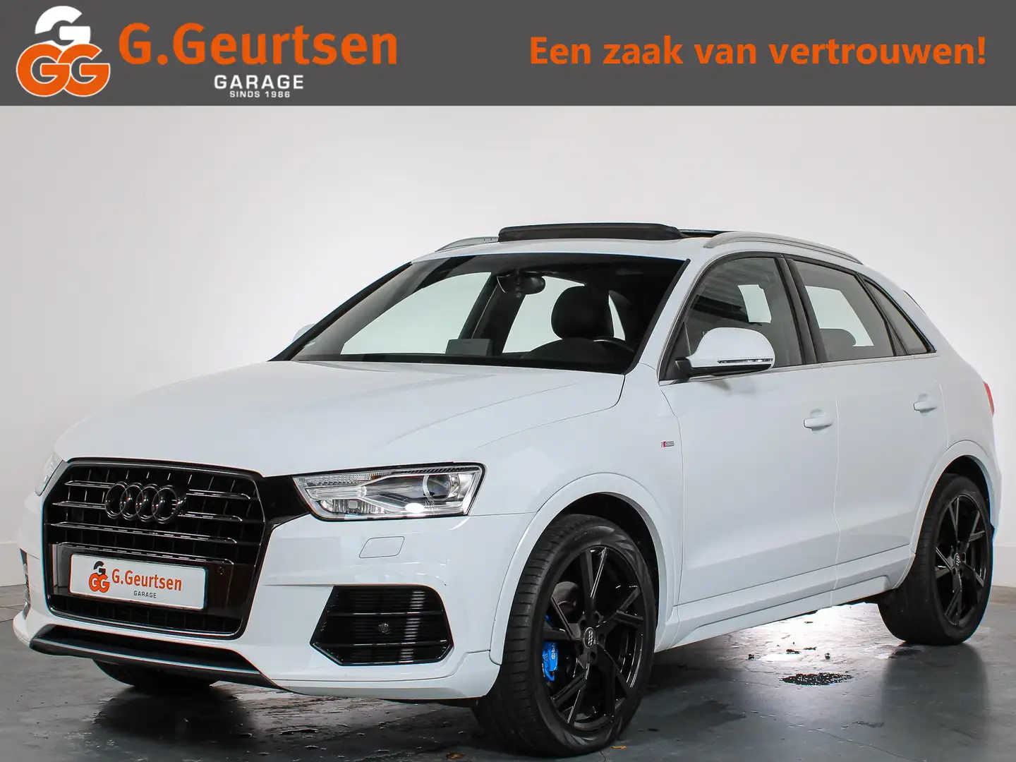 Audi Q3 2.0TFSI 220PK Quattro S-line Panoramadak, Bose, Ke Wit - 1