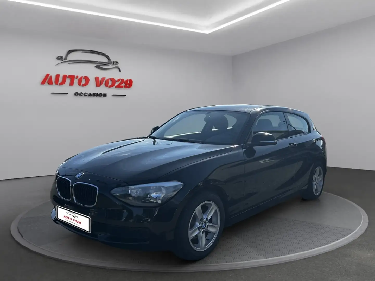 BMW 114 (F21/F20) 114I 102CH 3P Noir - 1