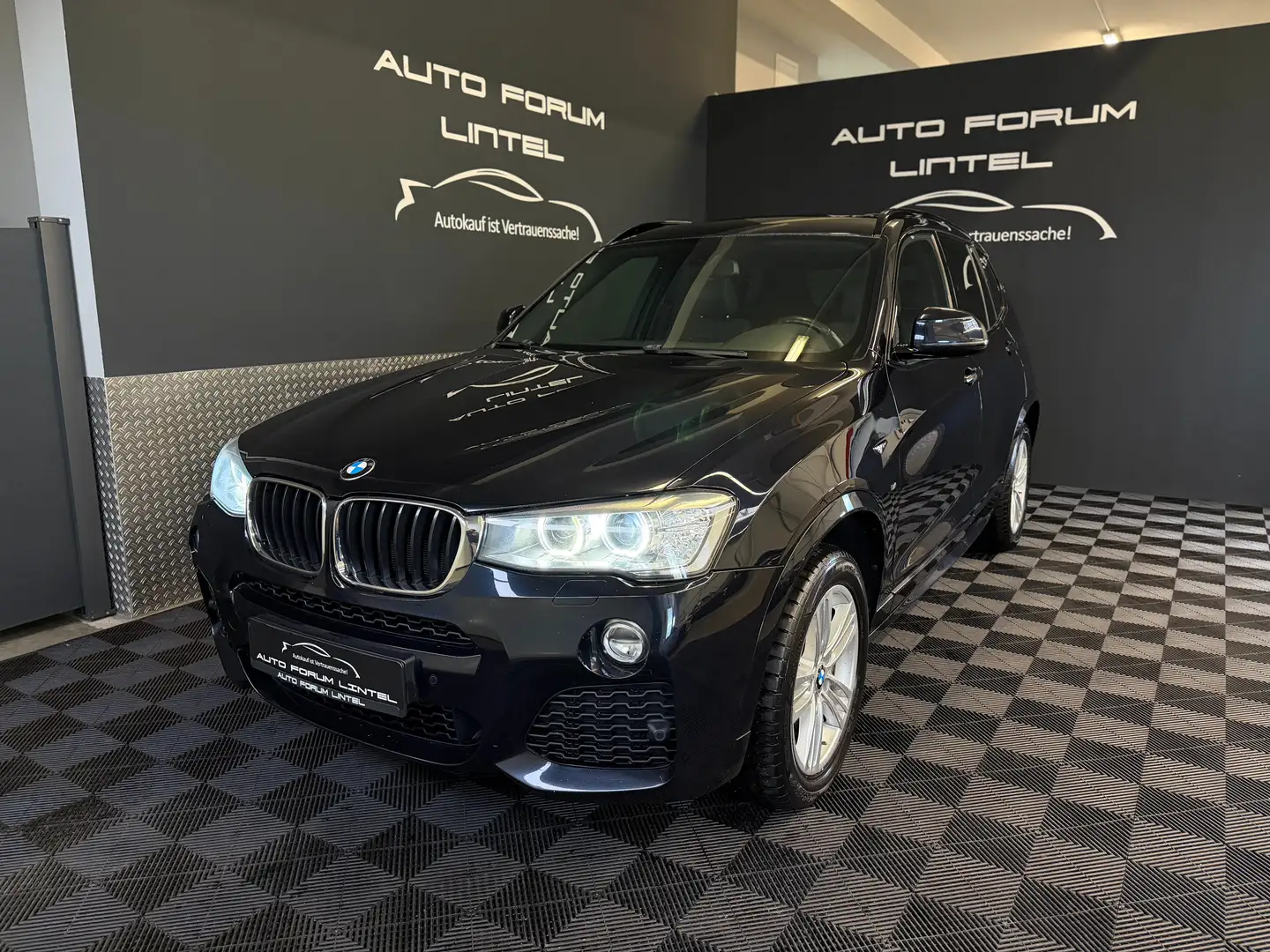 BMW X3 xDrive 20 d M Sport-LED-KAMERA-AHK-PANO-AUTOMATIK Schwarz - 2