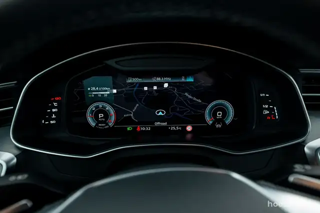Audi A6 view 13