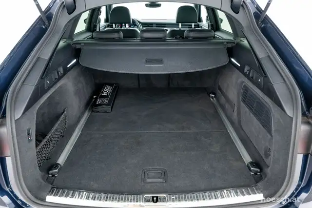 Audi A6 view 9