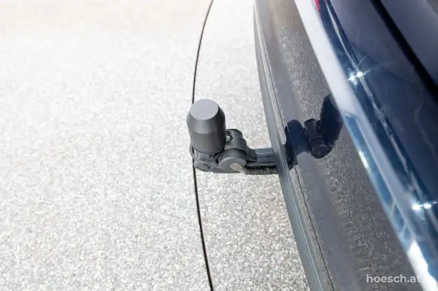 Audi A6 view 11