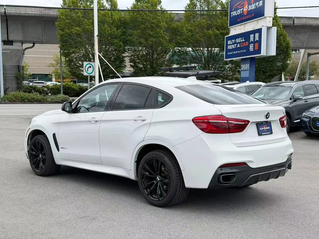 BMW X6 снимка BMW X6