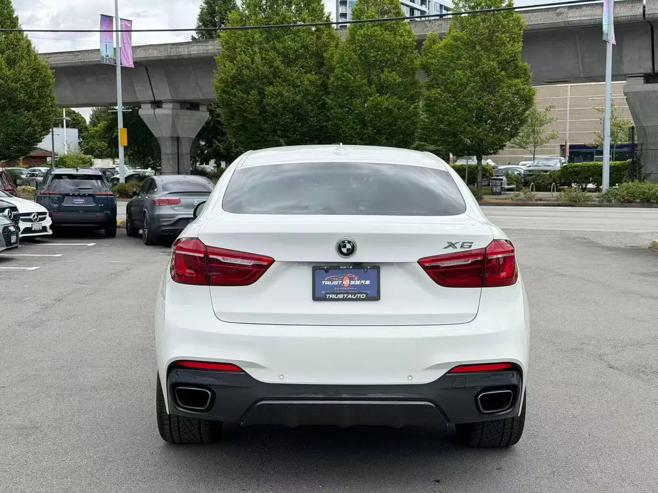 BMW X6 снимка BMW X6