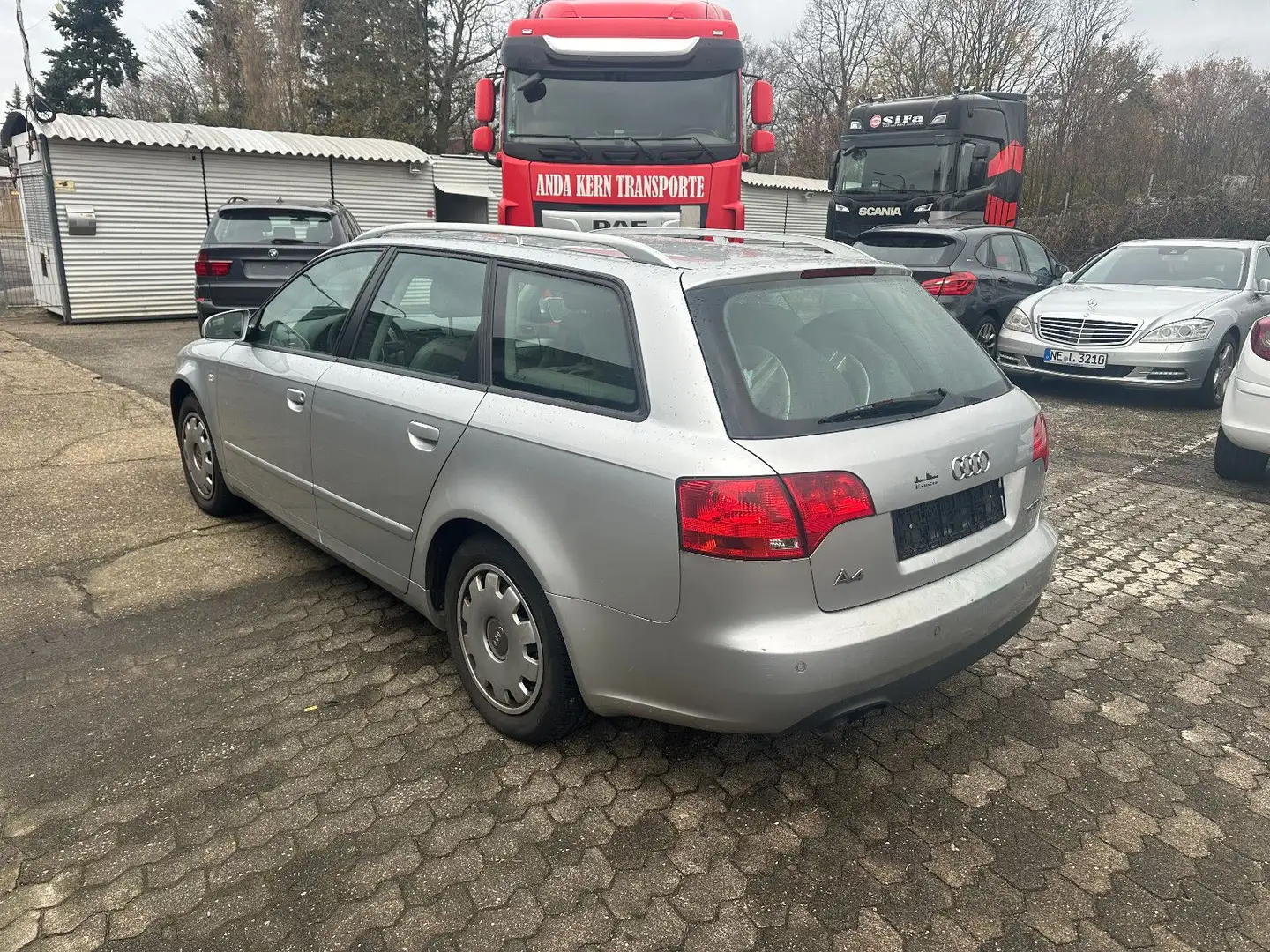 Audi A4 1.9 TDI Avant Grau - 1