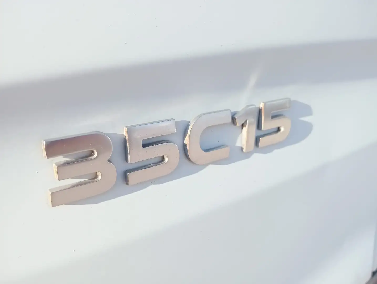 Iveco Daily 35C15 Blanc - 2