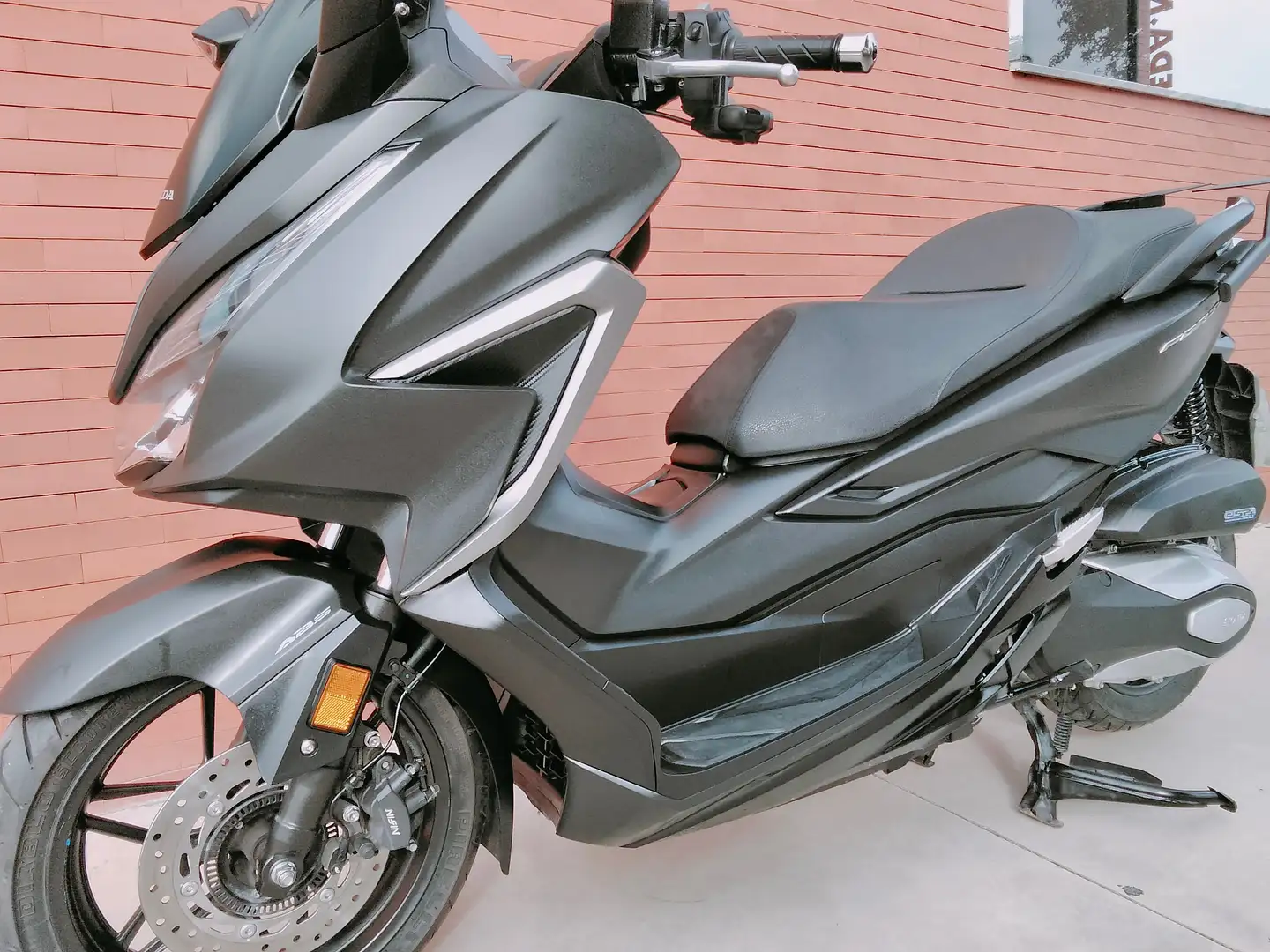 Honda Forza 350 Plateado - 1