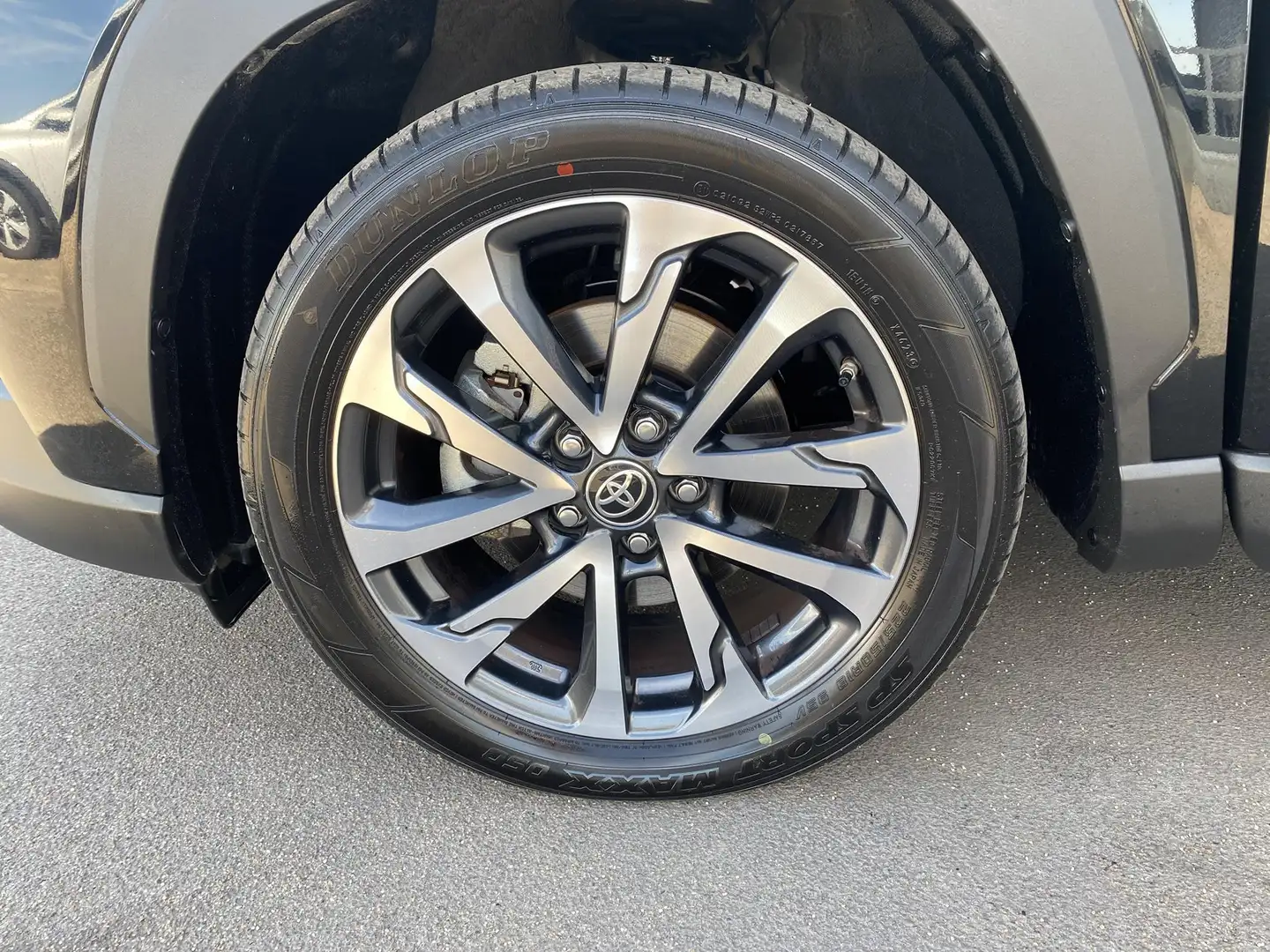 Toyota Corolla Cross Hybrid 200 Dynamic edition Navigatie, Dodehoekdete Zwart - 2