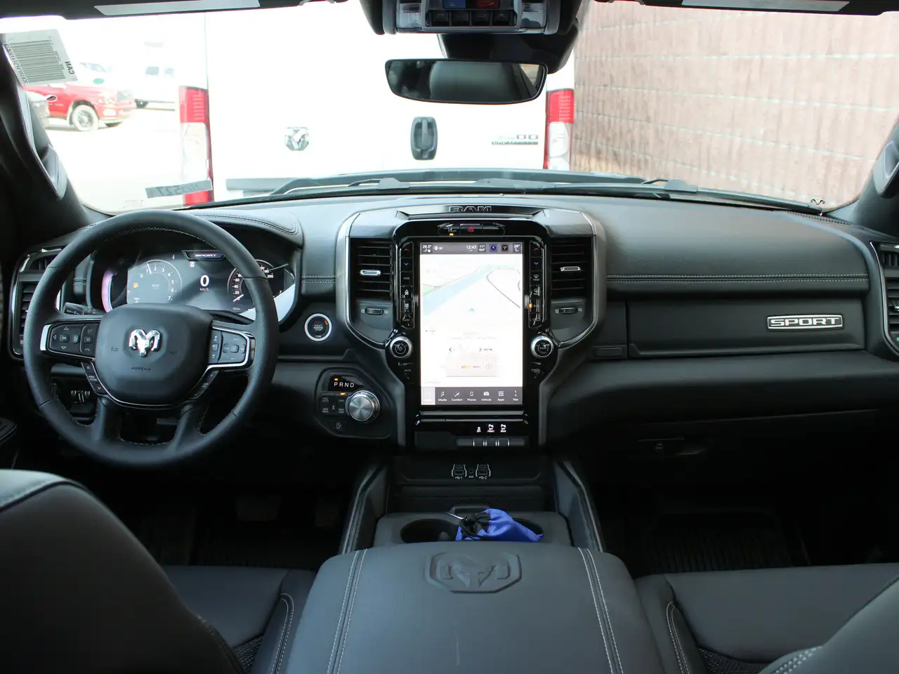 RAM 1500 снимка RAM 1500