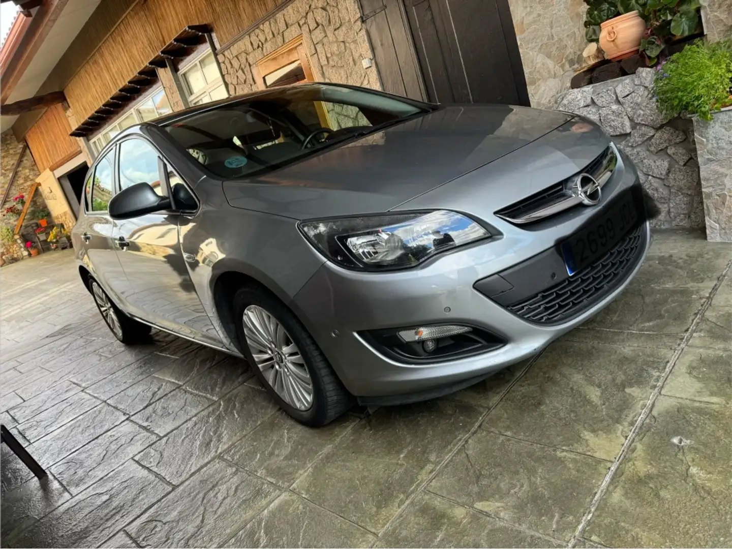 Opel Astra 1.6CDTi S/S Selective 110 Gris - 1