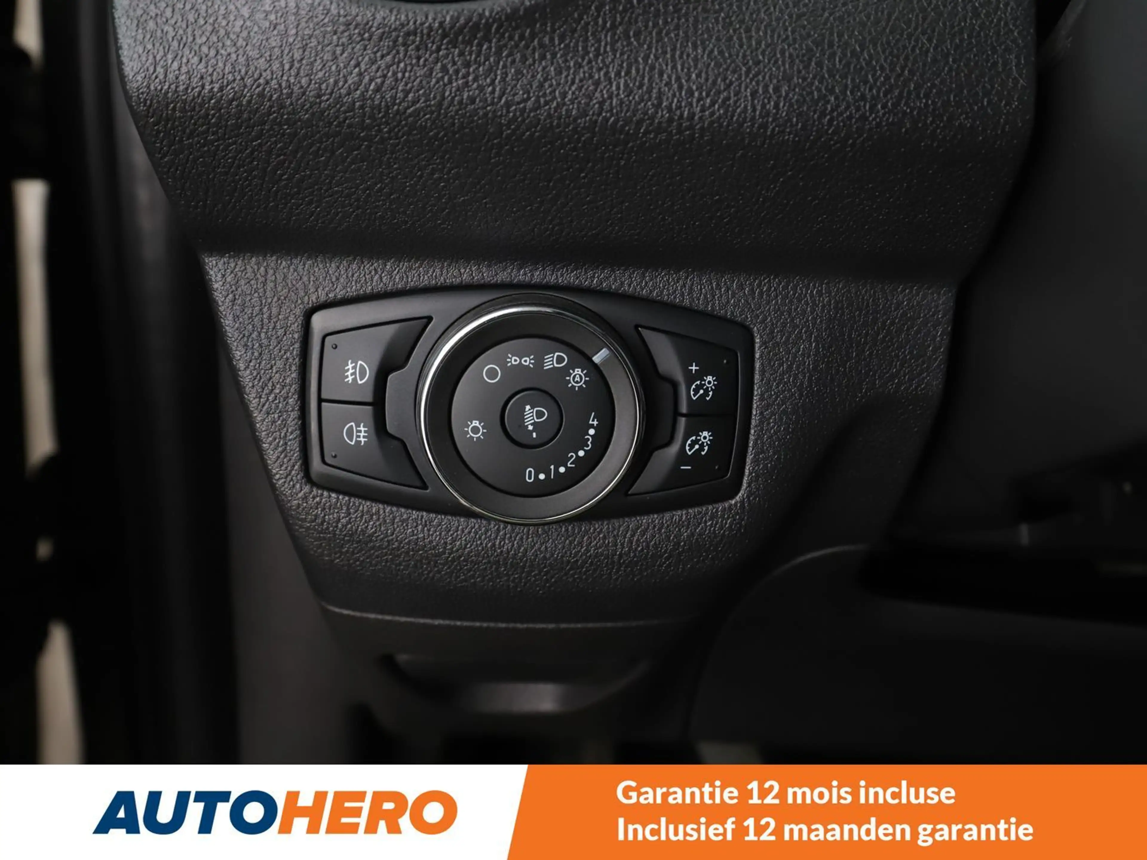 Ford Tourneo 1.0 EcoBoost Titanium — photo 10