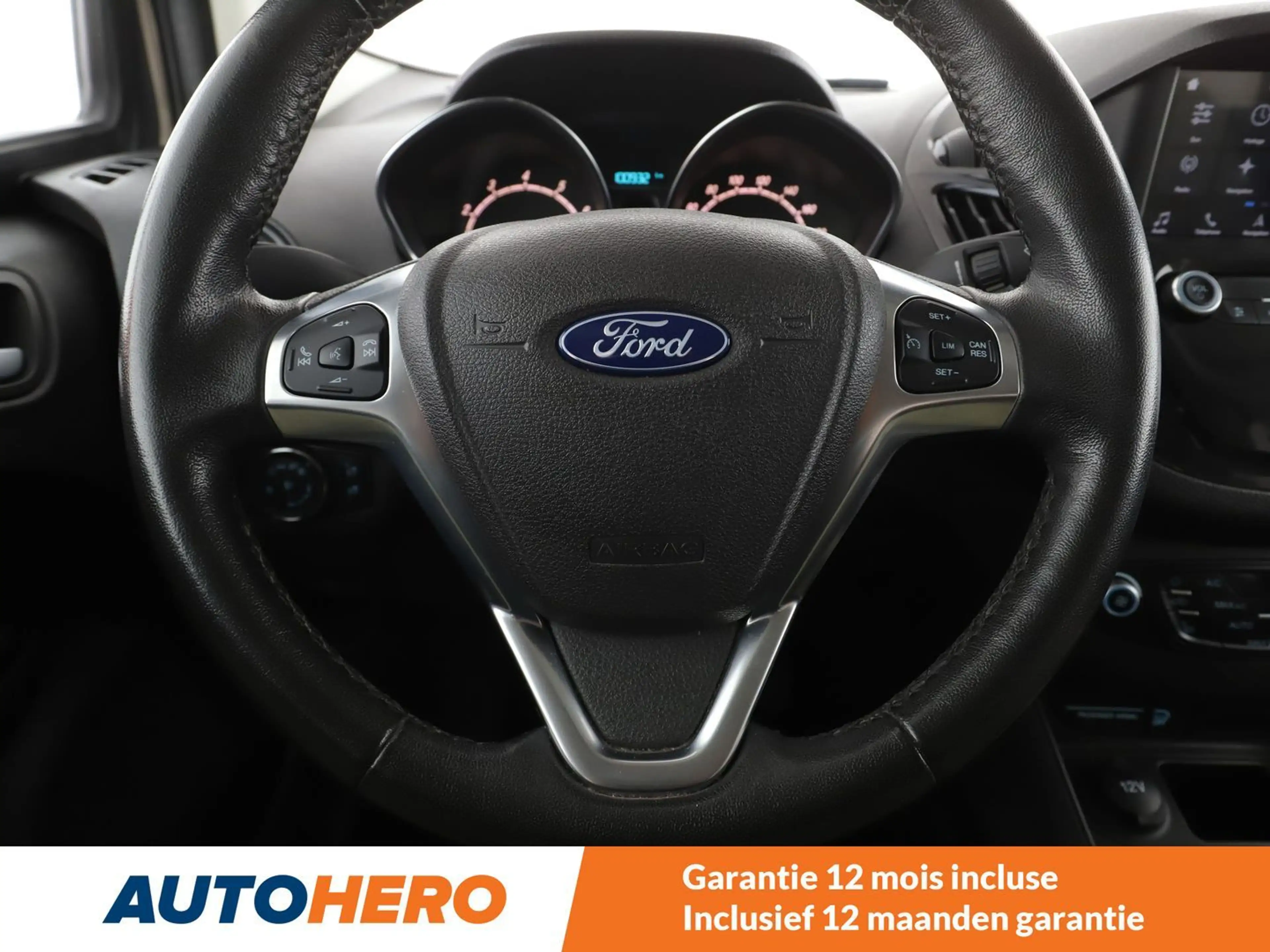 Ford Tourneo 1.0 EcoBoost Titanium — photo 5
