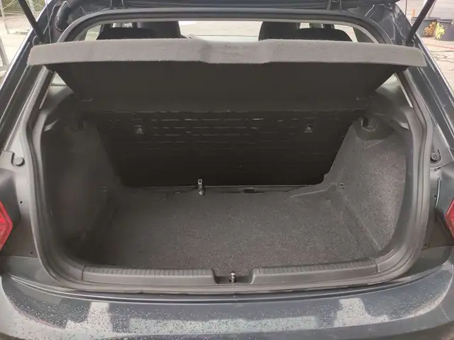Volkswagen Polo view 8