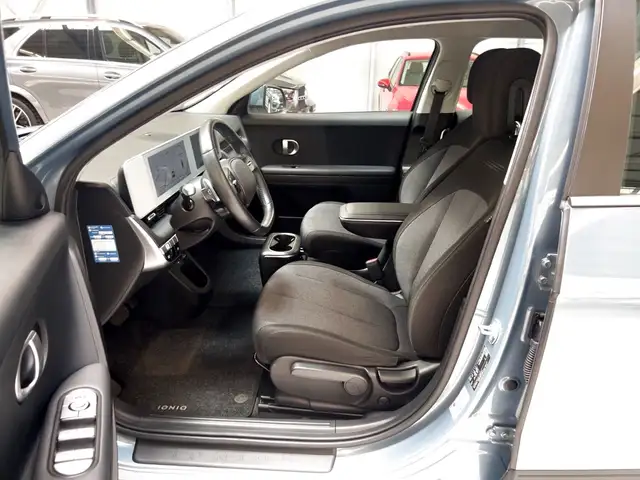 Hyundai Ioniq 5 view 8