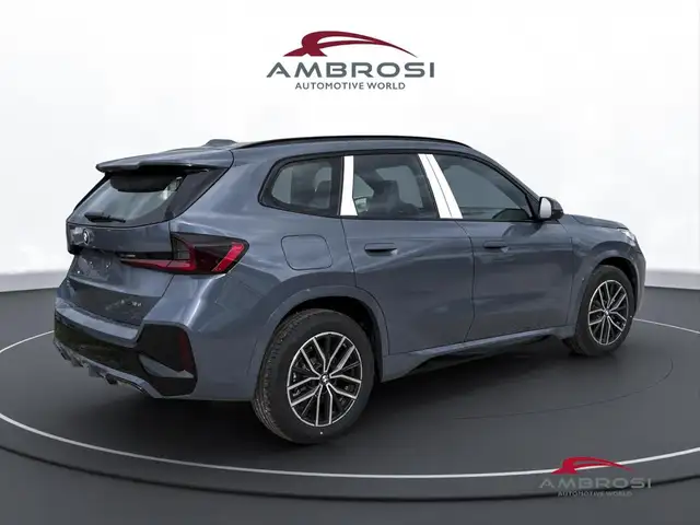 BMW X1 view 3