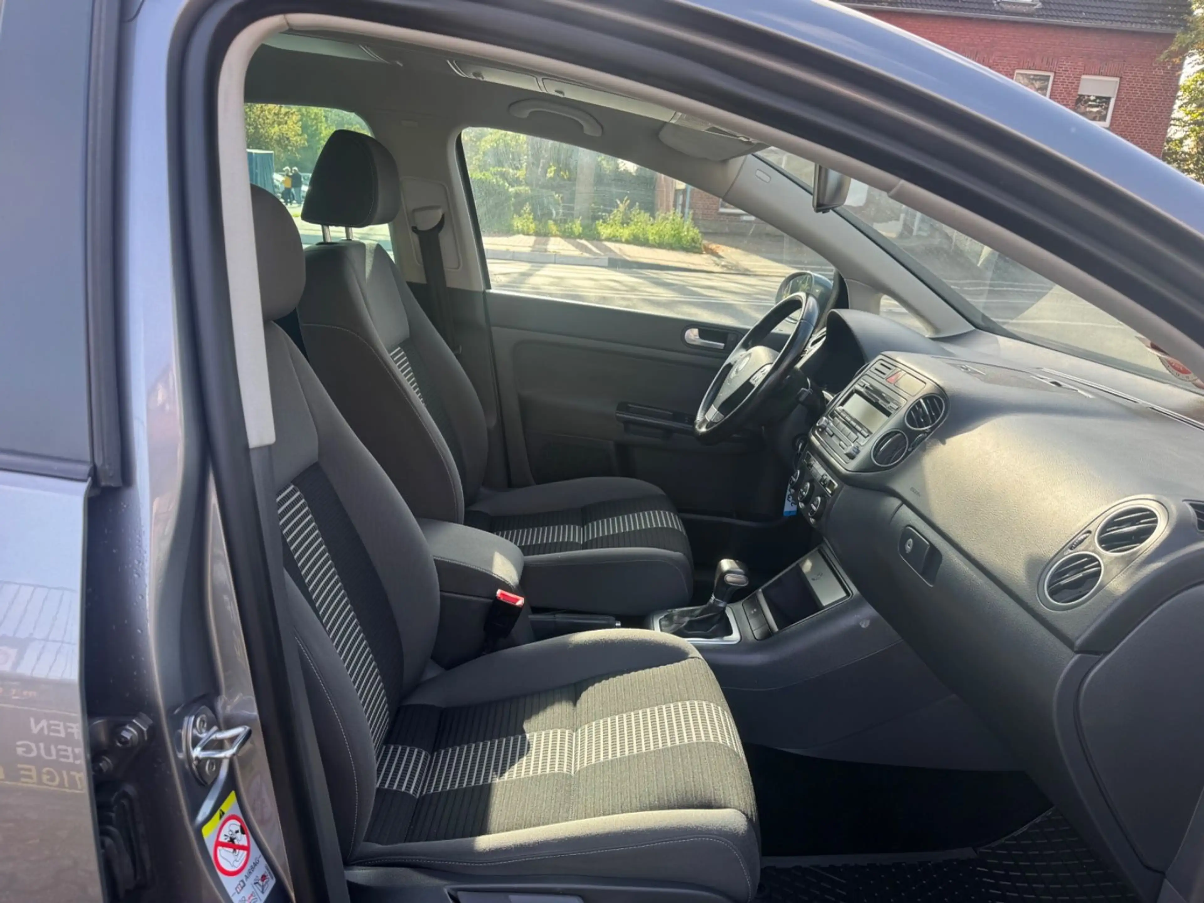 Volkswagen Golf Plus /AUT/SHZ/HU NEU/ÄNHK/MFLK/PDC/ALU — photo 10