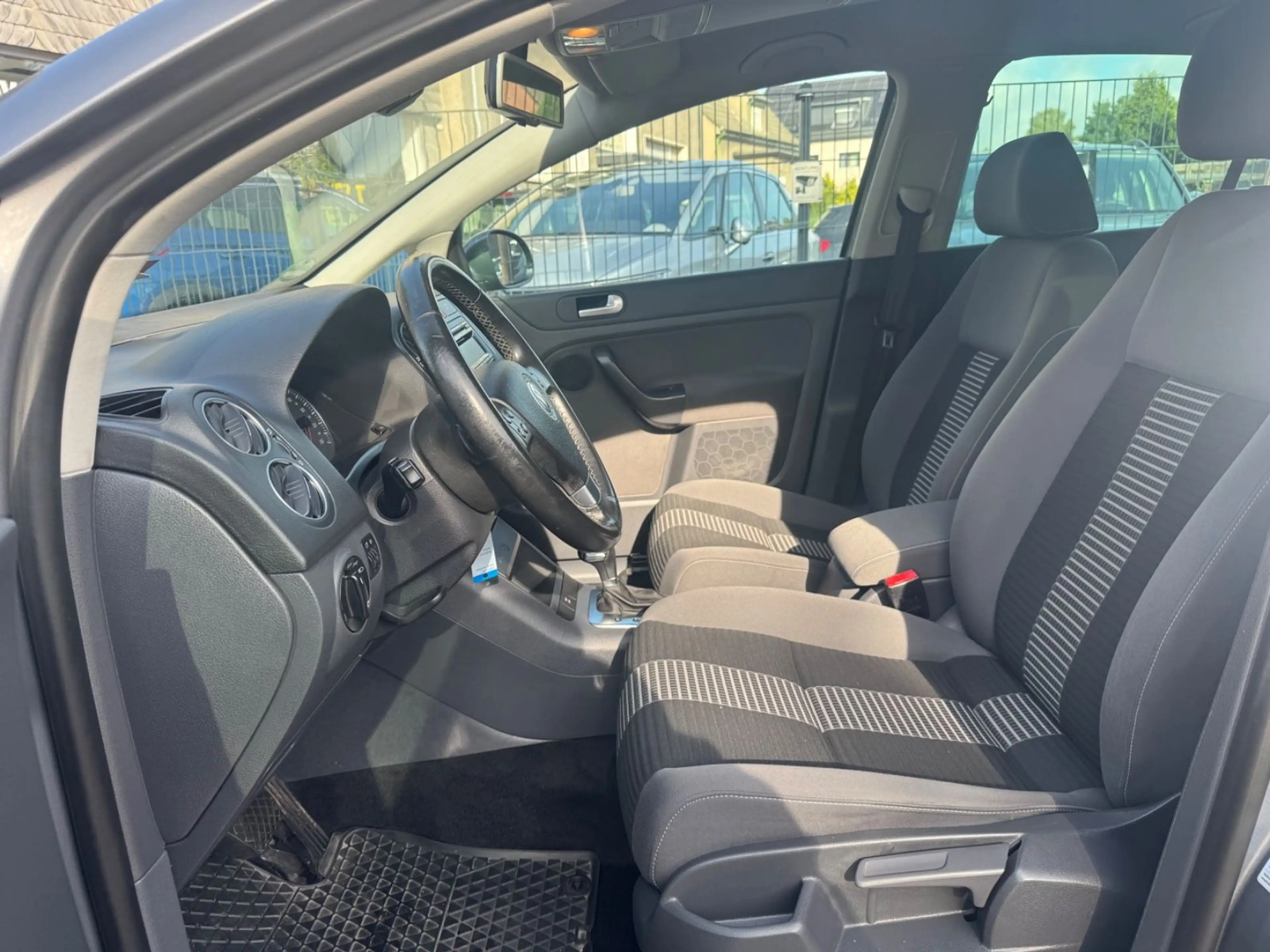 Volkswagen Golf Plus /AUT/SHZ/HU NEU/ÄNHK/MFLK/PDC/ALU — photo 8