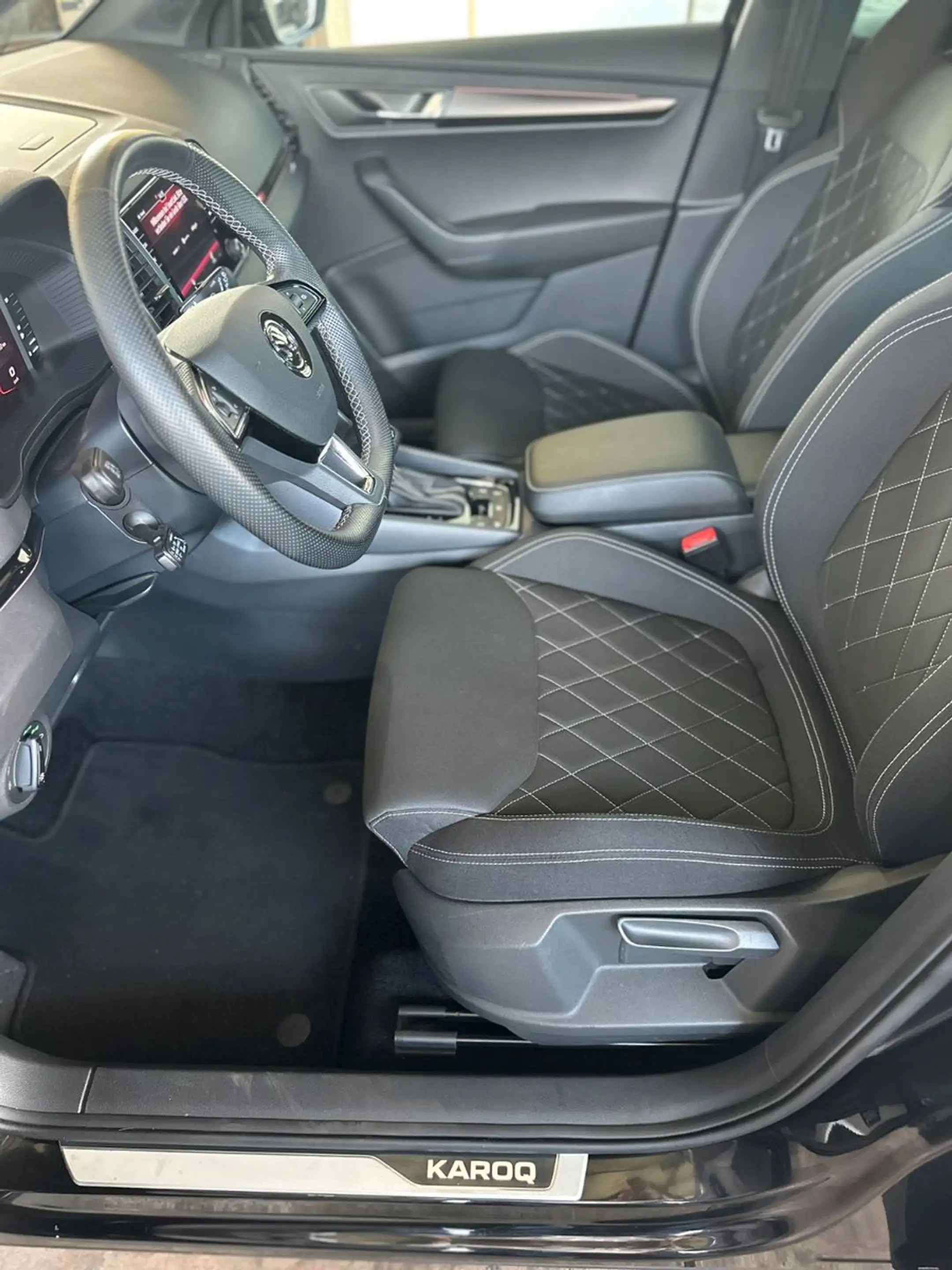 Skoda Karoq Sportline 4x4 / AHK / CarPlay & Android — photo 10