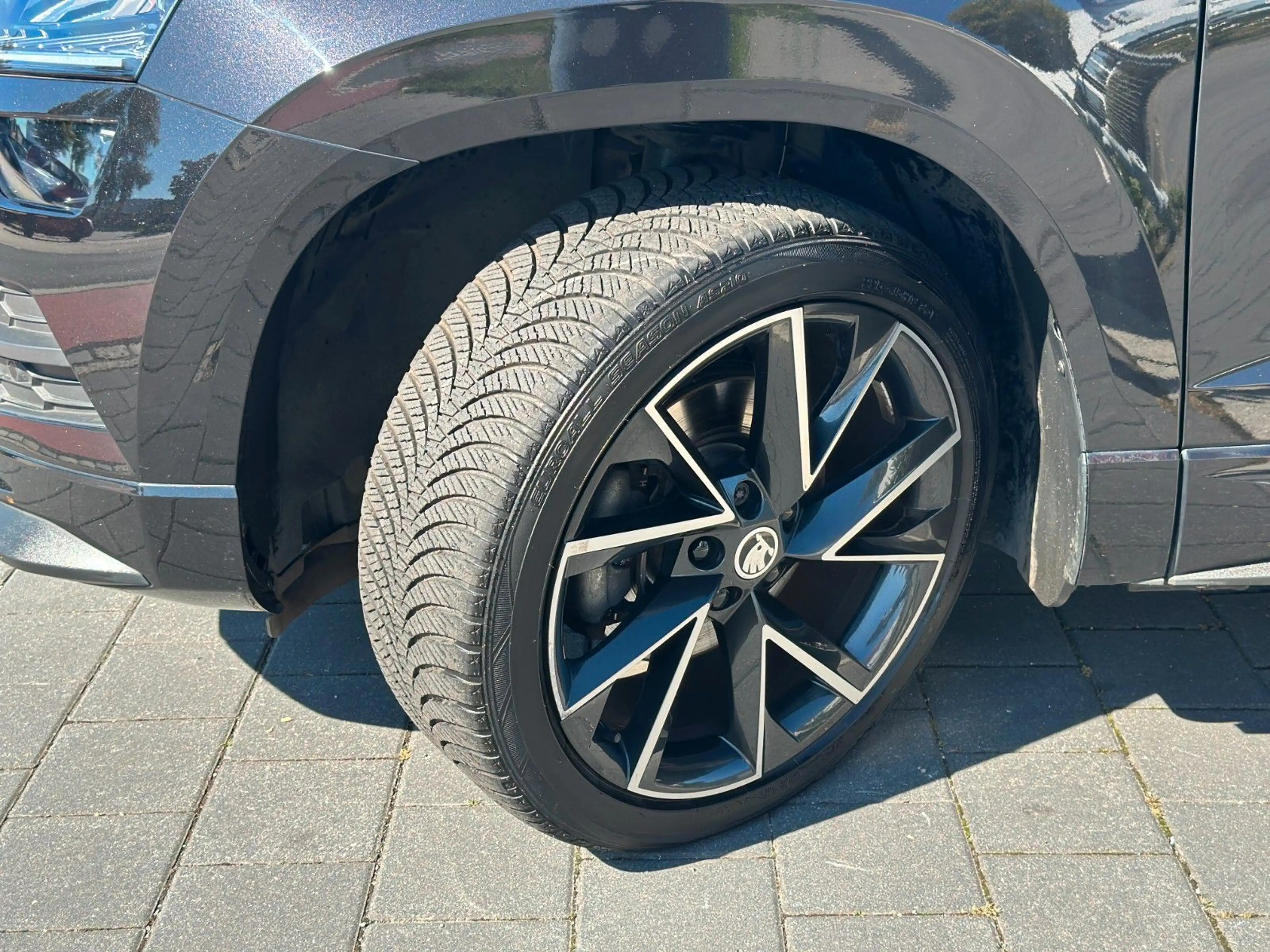 Skoda Karoq Sportline 4x4 / AHK / CarPlay & Android — photo 9