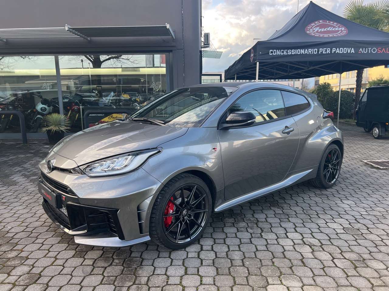 Toyota Yaris 1.6 Turbo 3 porte GR Circuit DAT-8 280 CV